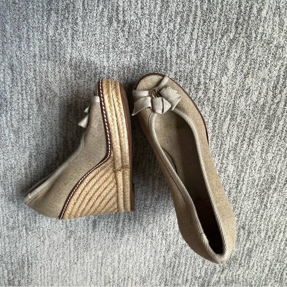 Elegant Tan Wedge Shoes